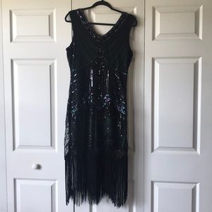 Gorgeous 1920s style vintage green flapper dress